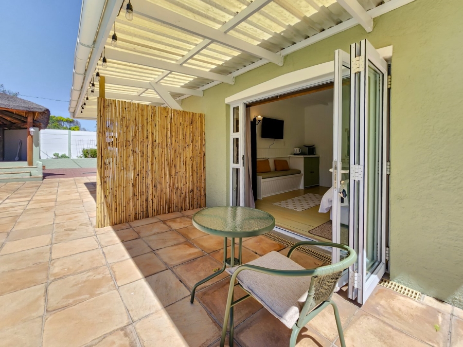 To Let 1 Bedroom Property for Rent in Bloubergrant Western Cape